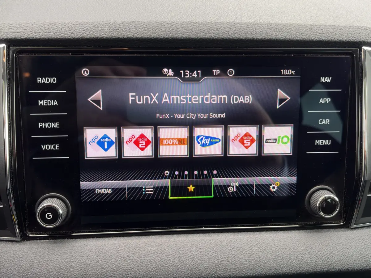 1.5 TSI ACT 150pk Automaat Business Edition | Schuifdak | Trekhaak | Stoelverwarming | Stuurverwarming | Camera | Carplay | Elektrische achterklep