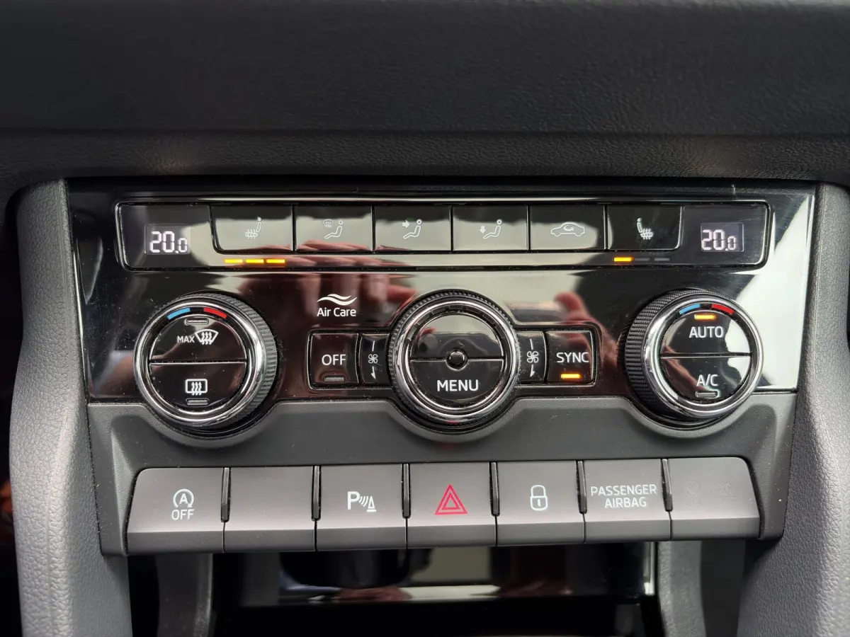 1.5 TSI ACT 150pk Automaat Business Edition | Schuifdak | Trekhaak | Stoelverwarming | Stuurverwarming | Camera | Carplay | Elektrische achterklep