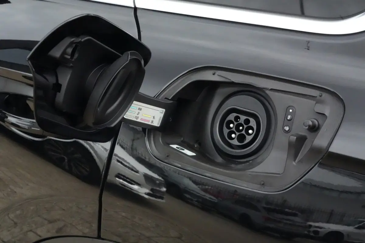 3.0 TSi eHybrid 4MOTION Elegance Volkswagen Touareg 3.0 TSI eHybrid 4Motion Elegance | 381 PK | Panoramadak | Trekhaak | 360° Camera | Head-up display olkswagen Touareg 3.0 TSI eHybrid 4Mot