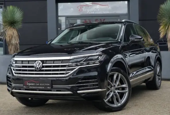 3.0 TSi eHybrid 4MOTION Elegance Volkswagen Touareg 3.0 TSI eHybrid 4Motion Elegance | 381 PK | Panoramadak | Trekhaak | 360° Camera | Head-up display olkswagen Touareg 3.0 TSI eHybrid 4Mot