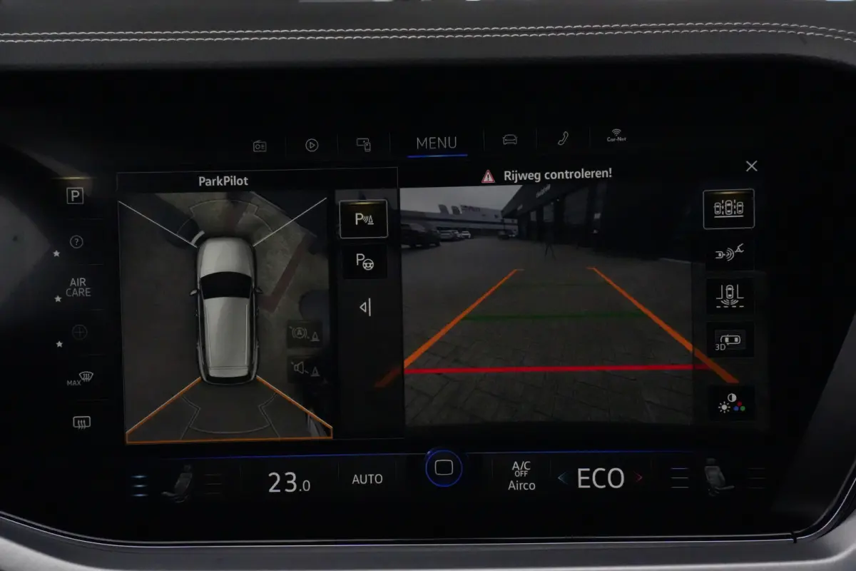 3.0 TSi eHybrid 4MOTION Elegance Volkswagen Touareg 3.0 TSI eHybrid 4Motion Elegance | 381 PK | Panoramadak | Trekhaak | 360° Camera | Head-up display olkswagen Touareg 3.0 TSI eHybrid 4Mot