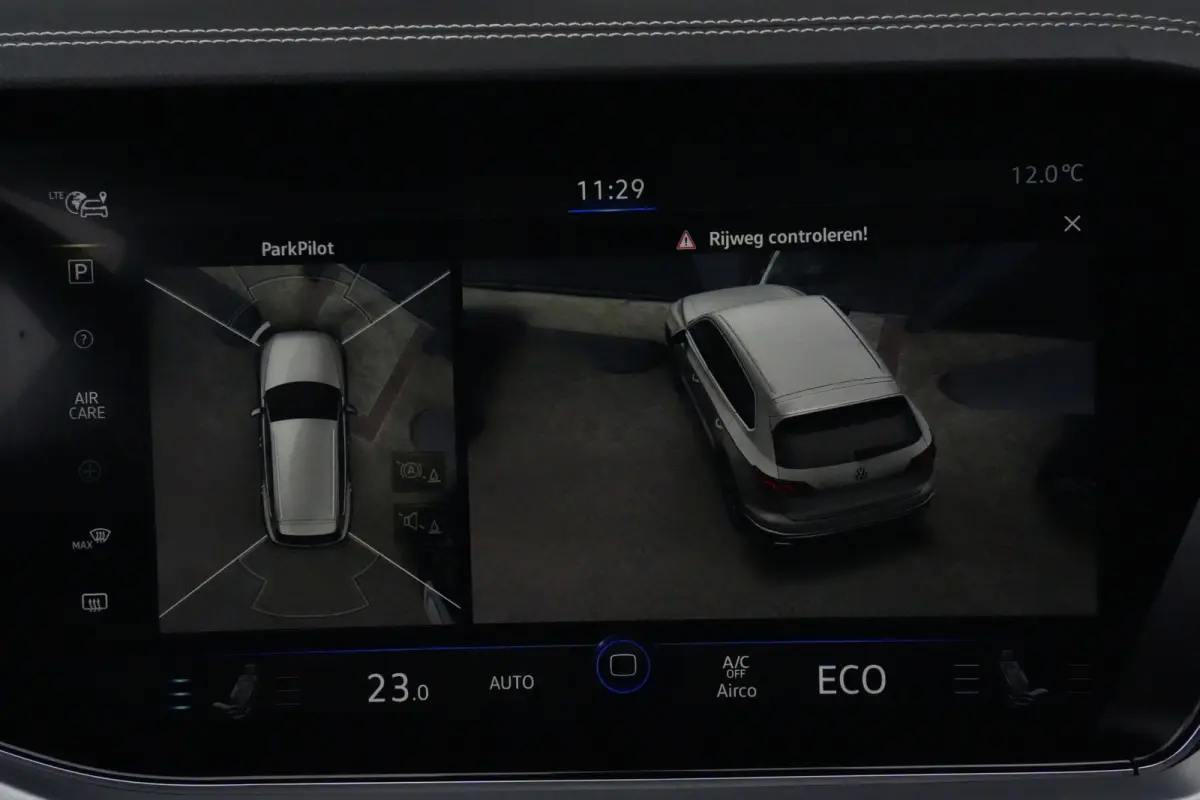 3.0 TSi eHybrid 4MOTION Elegance Volkswagen Touareg 3.0 TSI eHybrid 4Motion Elegance | 381 PK | Panoramadak | Trekhaak | 360° Camera | Head-up display olkswagen Touareg 3.0 TSI eHybrid 4Mot