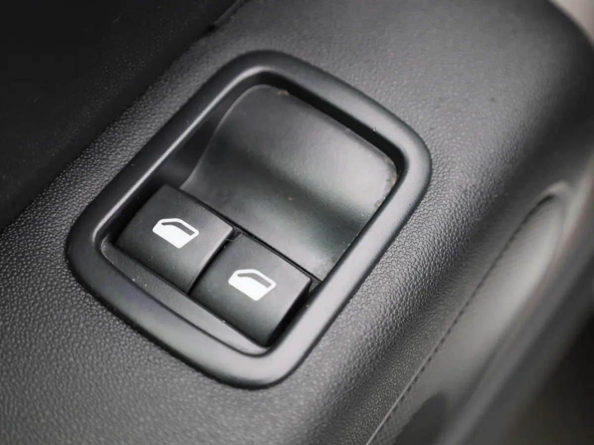 1.2 PureTech Feel | APPLE CARPLAY - ANDROID AUTO | CRUISE CONTROL | CLIMATE CONTROL | PARKEERSENSOREN | MULTIFUNCTIONEEL STUURWIEL |