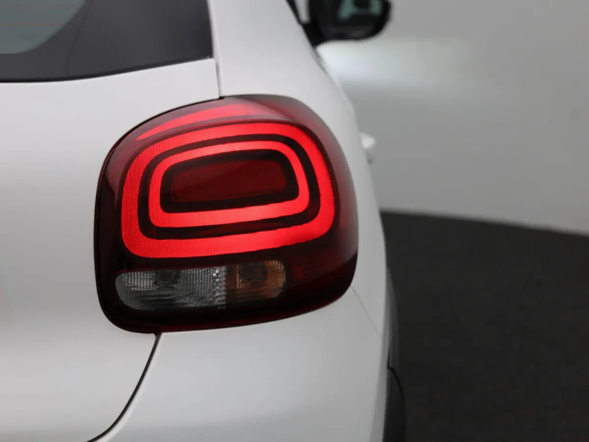 1.2 PureTech Feel | APPLE CARPLAY - ANDROID AUTO | CRUISE CONTROL | CLIMATE CONTROL | PARKEERSENSOREN | MULTIFUNCTIONEEL STUURWIEL |
