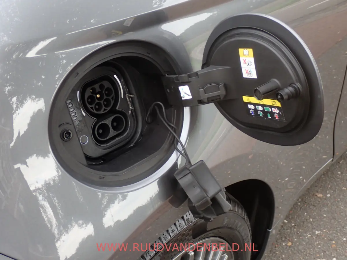 42kWh 88%SOH PASSION CARPLAY / DAB / 16-INCH / CCS