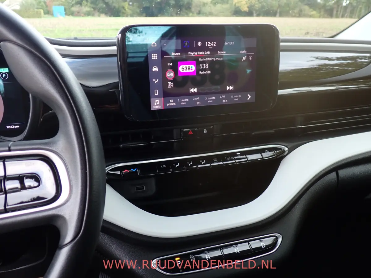 42kWh 88%SOH PASSION CARPLAY / DAB / 16-INCH / CCS