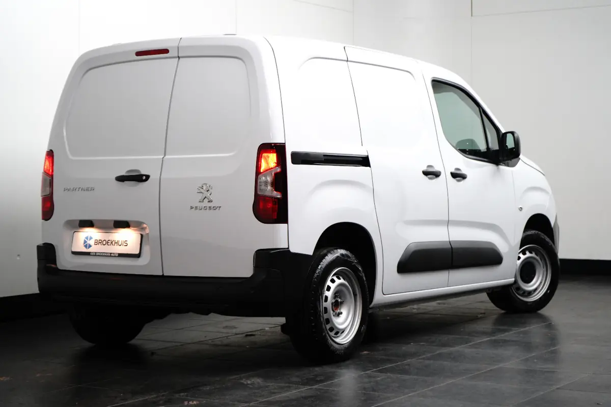 Pro L1 Aitco | Cruise Controle | Parkeersensoren | 3-zits