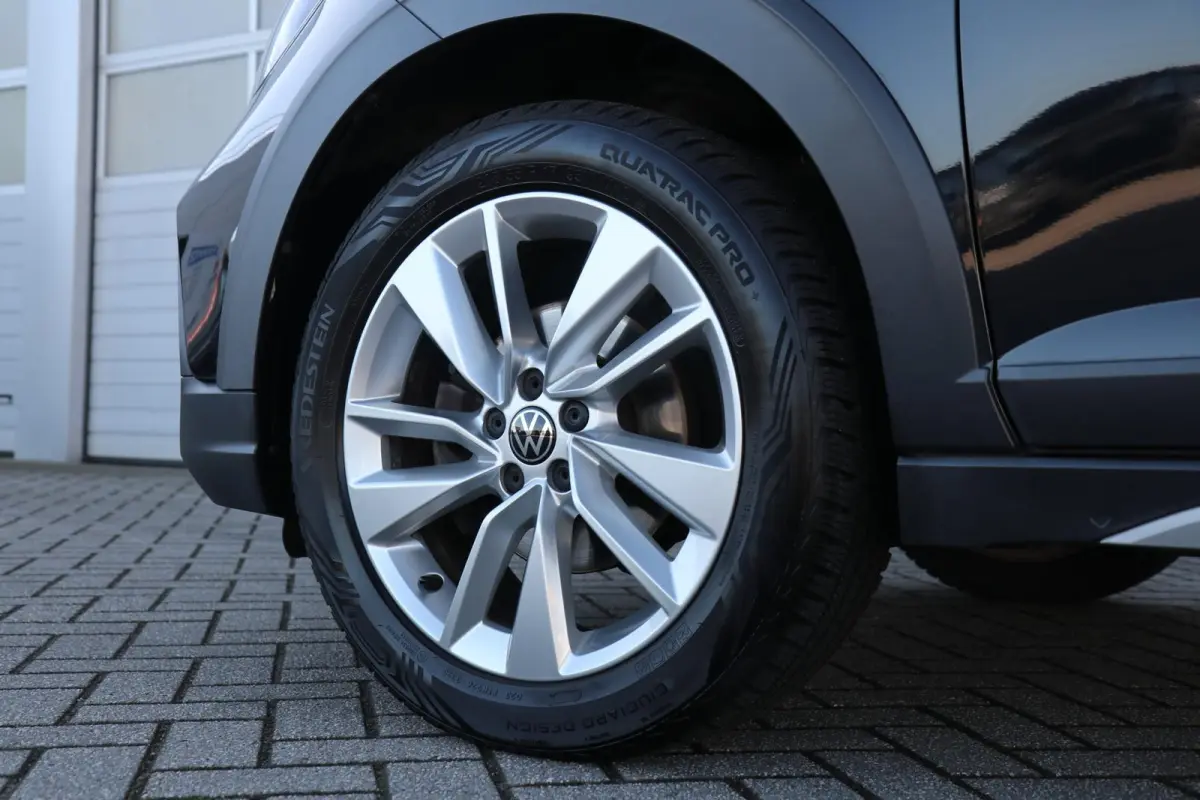 1.0 TSI 95pk Life | Trekhaak | Achteruitrijcamera | Stoelverwarming | Navigatie | App Connect