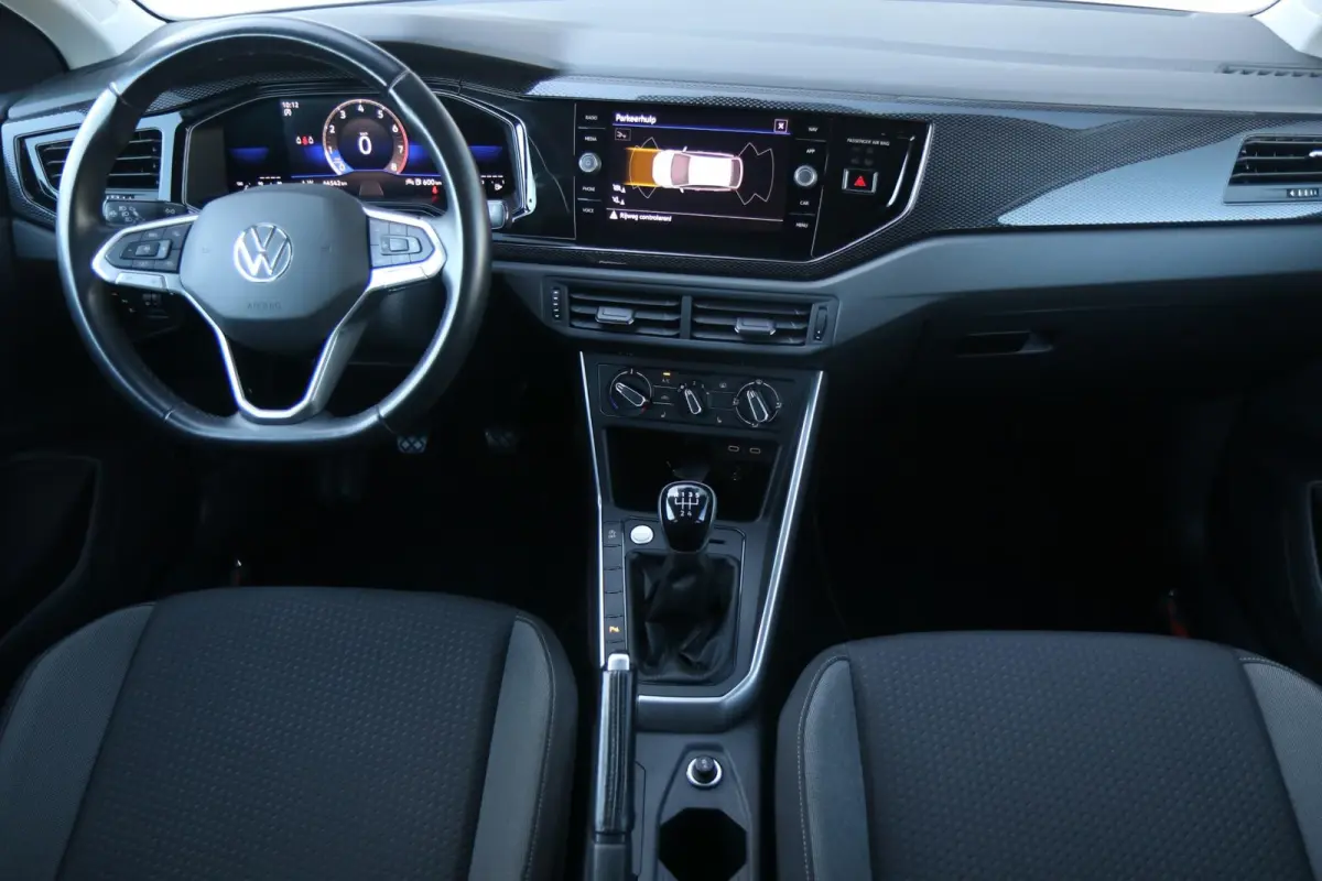 1.0 TSI 95pk Life | Trekhaak | Achteruitrijcamera | Stoelverwarming | Navigatie | App Connect