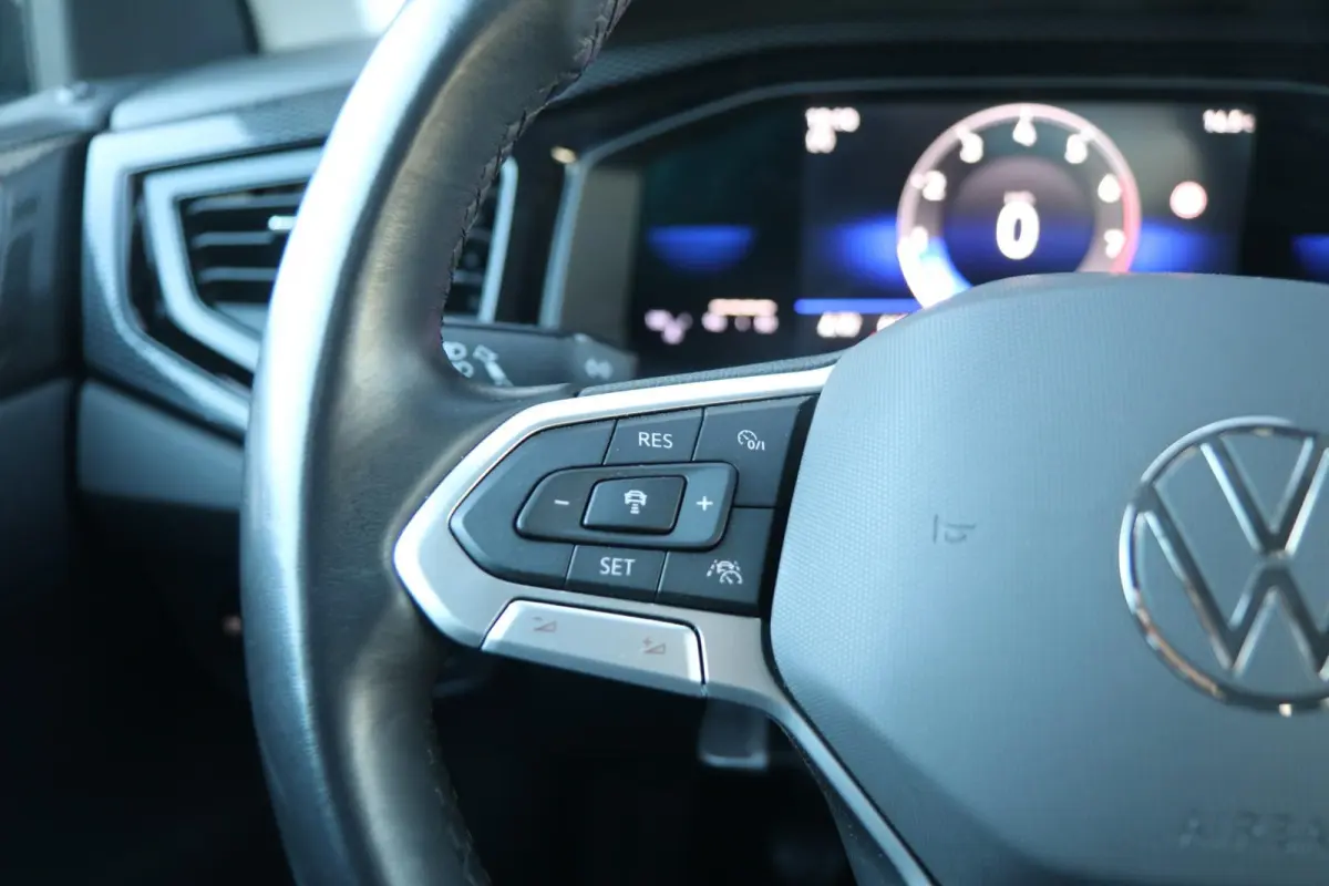 1.0 TSI 95pk Life | Trekhaak | Achteruitrijcamera | Stoelverwarming | Navigatie | App Connect