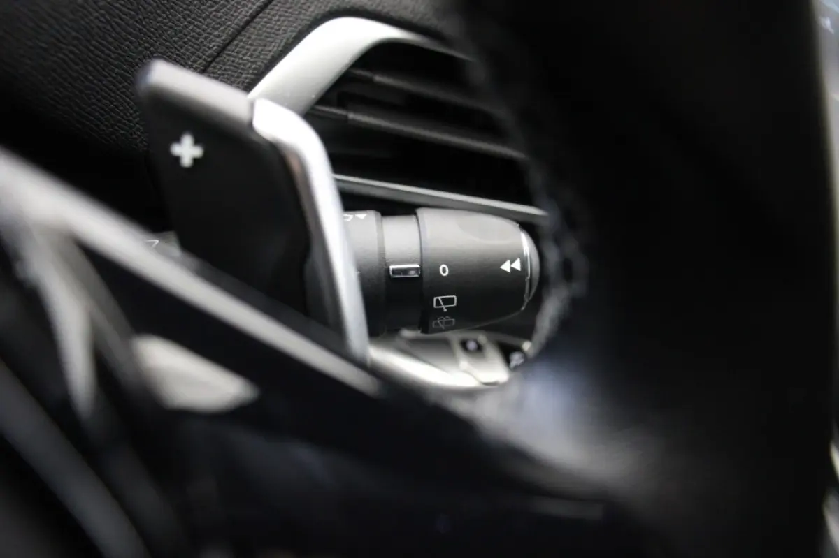 1.6 HYbrid 225 Allure Pack Business - Digitaal Cockpit, Carplay, Camera