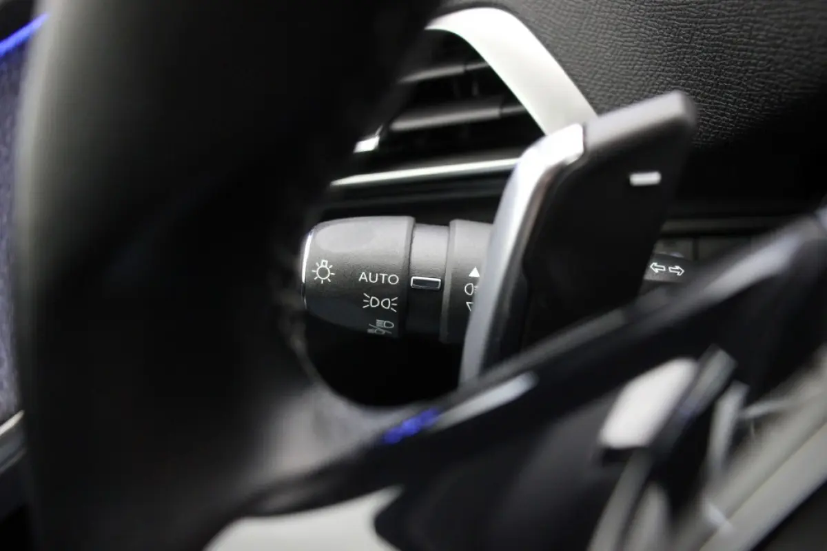 1.6 HYbrid 225 Allure Pack Business - Digitaal Cockpit, Carplay, Camera