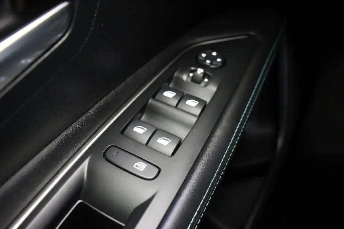 1.6 HYbrid 225 Allure Pack Business - Digitaal Cockpit, Carplay, Camera