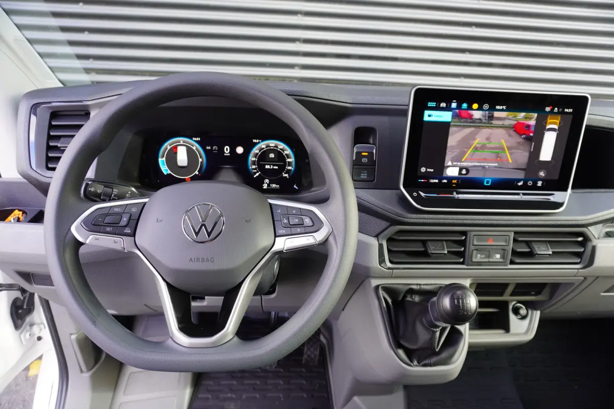 163pk RWD Facelift L3H3/L2H2 3500kg Trekvermogen Navigatie Apple Carplay Camera Parkeersensoren Digitaal dashboard