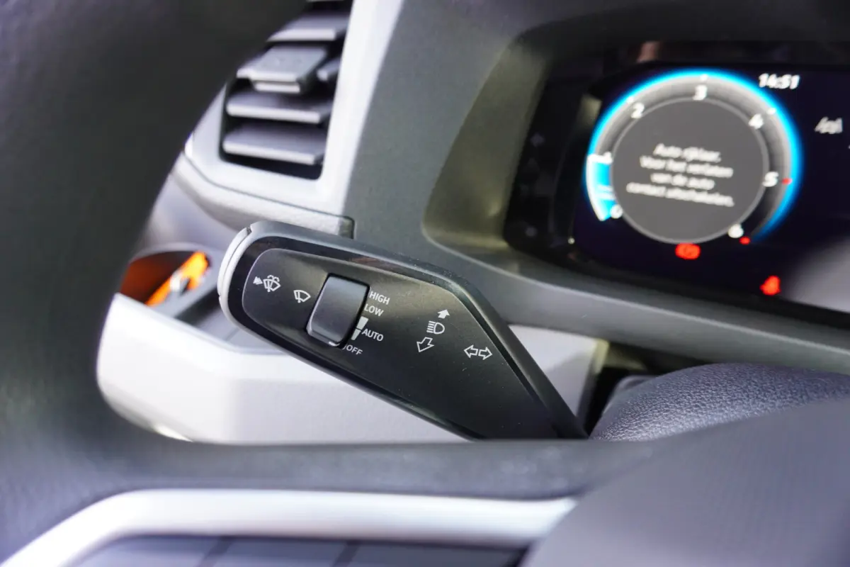163pk RWD Facelift L3H3/L2H2 3500kg Trekvermogen Navigatie Apple Carplay Camera Parkeersensoren Digitaal dashboard