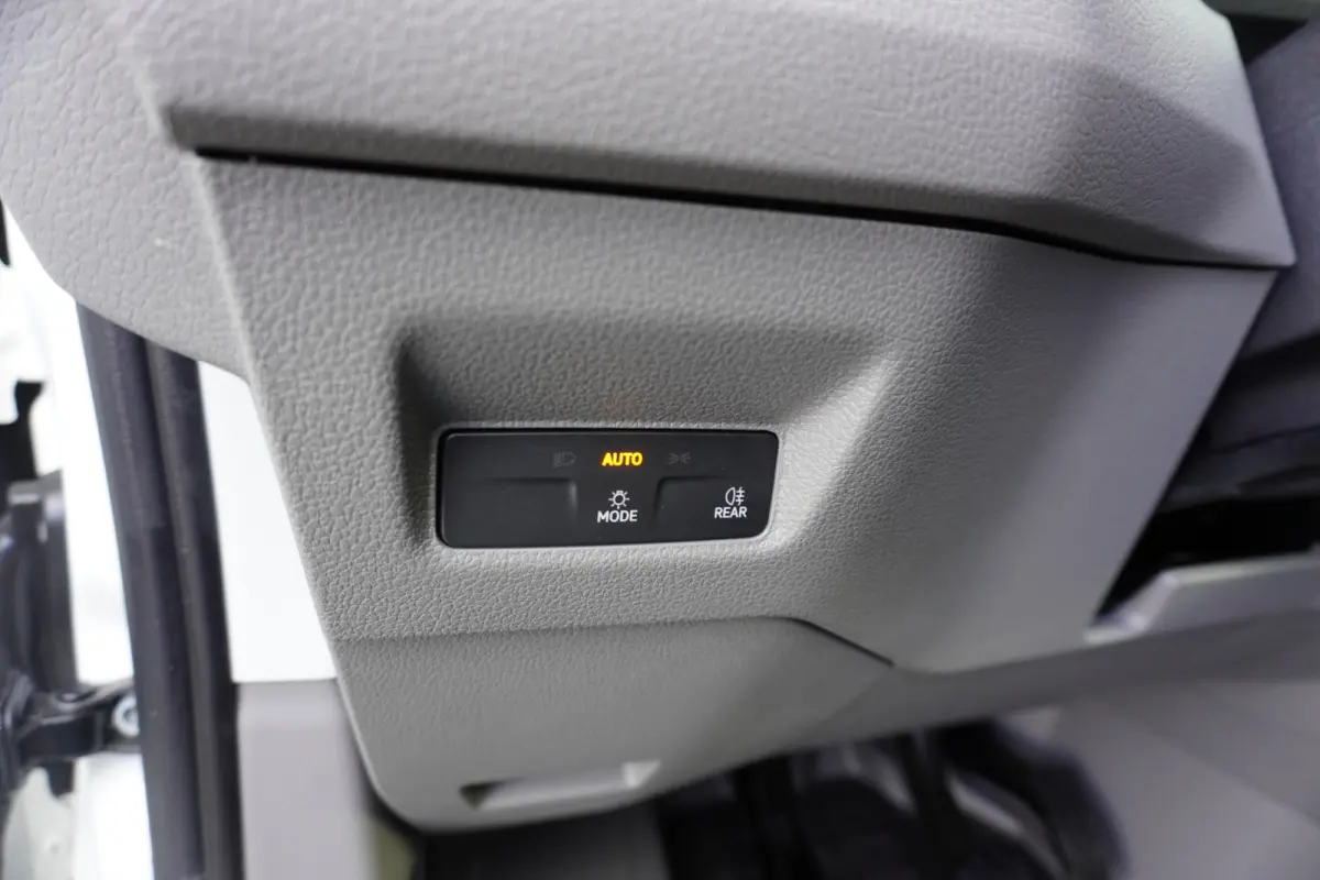 163pk RWD Facelift L3H3/L2H2 3500kg Trekvermogen Navigatie Apple Carplay Camera Parkeersensoren Digitaal dashboard