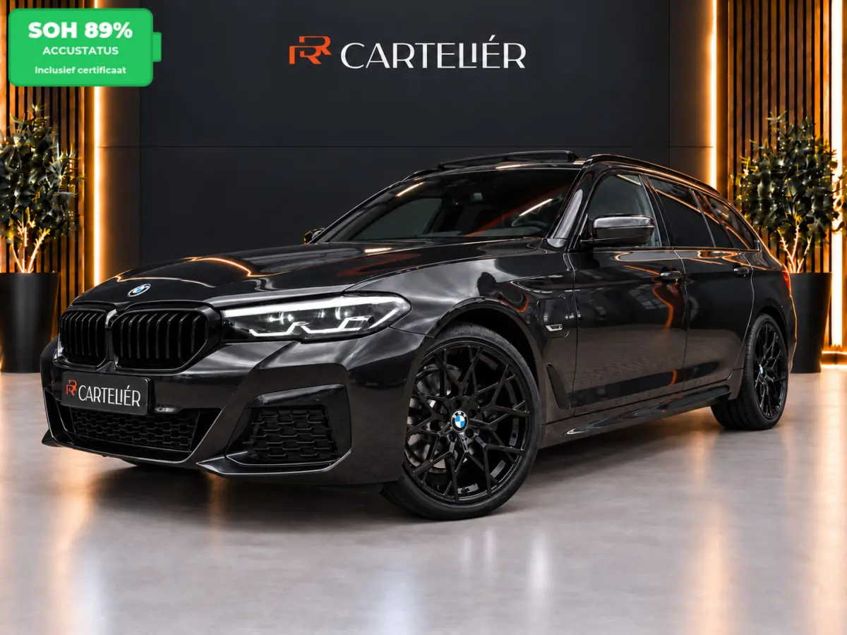 530e xDrive M-Sport | Pano | LED | Leder | Memory | PDC | Cruise | Stoelverwarming | Carplay | Ambient | Trekhaak | Harmon Kardon | Android Auto | Comfort Stoelen