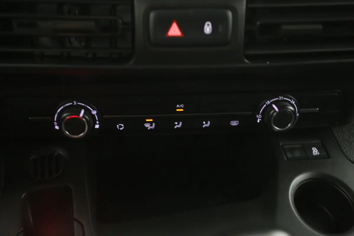 1.2 111PK Innovation | Benzine | Airco | Cruise | 3 Zits | Trekhaak | Parkeersens.
