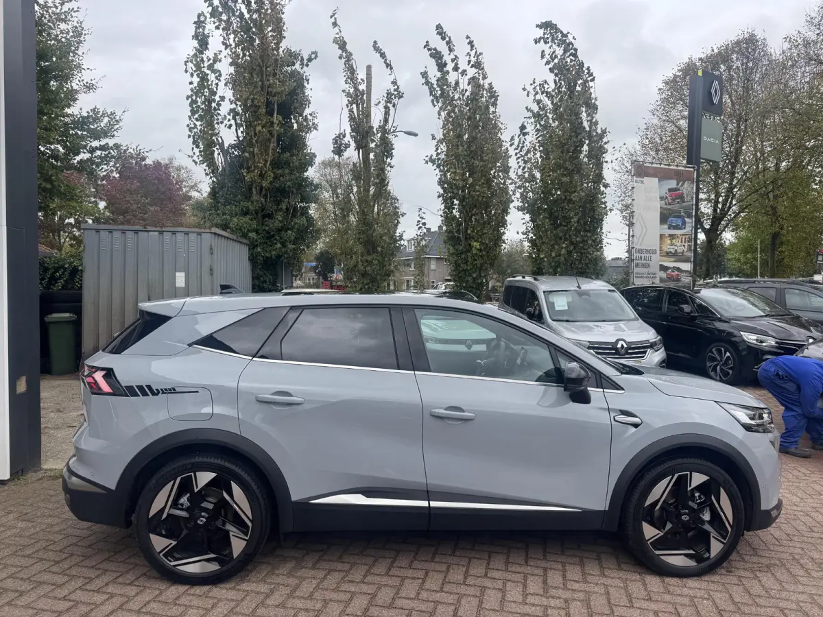 1.8 E-Tech full hybrid 160 iconic