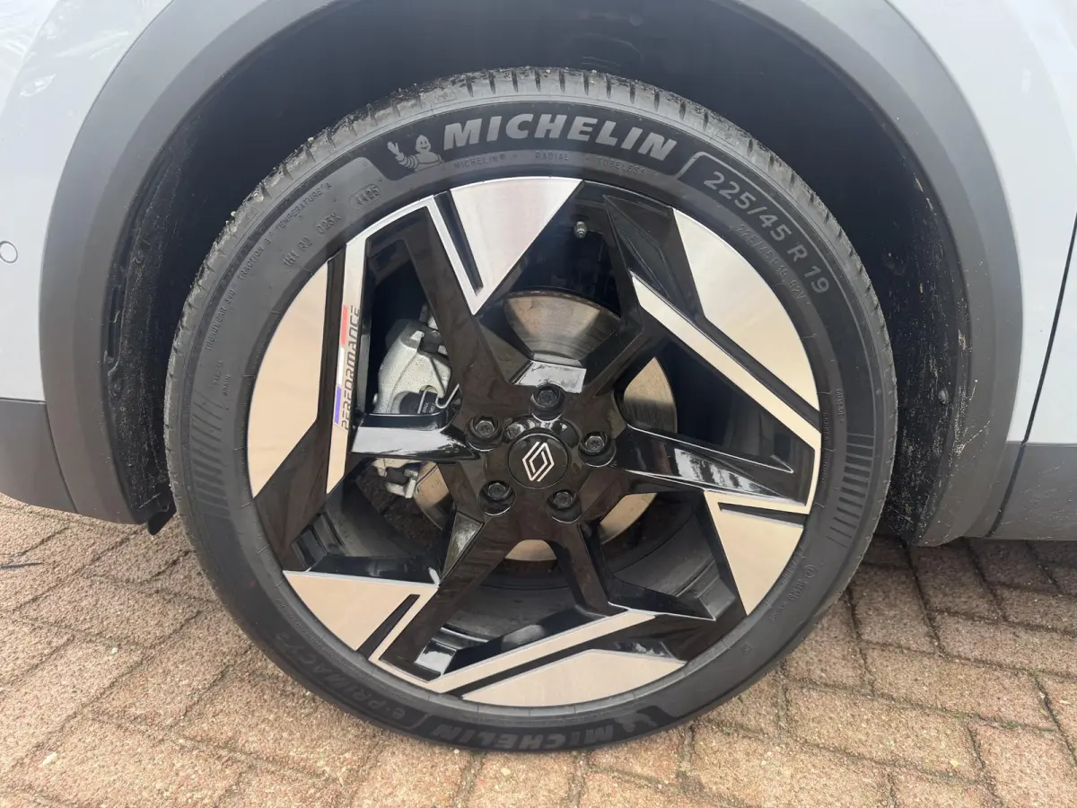 1.8 E-Tech full hybrid 160 iconic