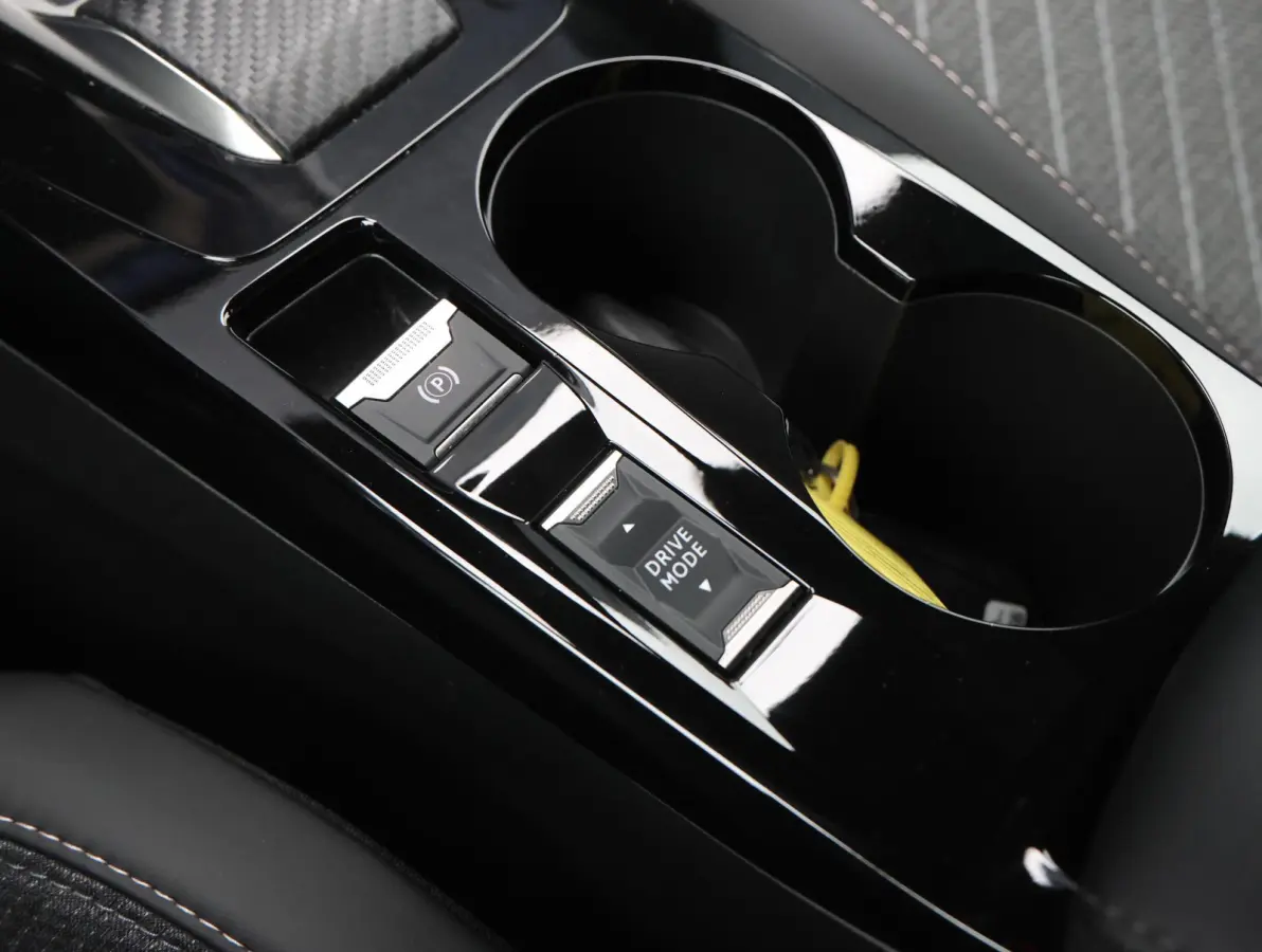 EV Allure Avantage 54 kWh 8 jaar garantie! | Camera 360* | Warmtepomp | Keyless | 17" LMV | Apple Carplay & Android Auto