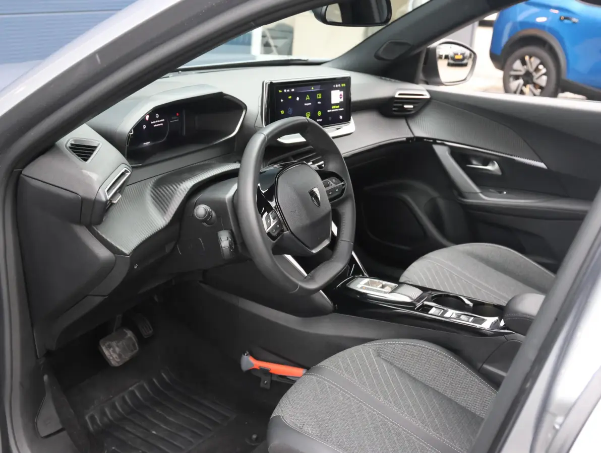 EV Allure Avantage 54 kWh 8 jaar garantie! | Camera 360* | Warmtepomp | Keyless | 17" LMV | Apple Carplay & Android Auto