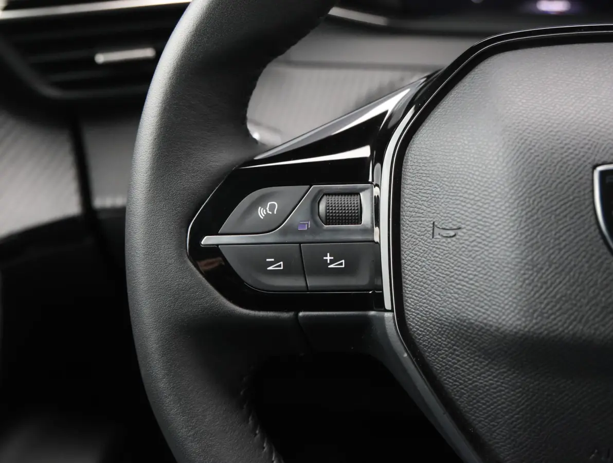 EV Allure Avantage 54 kWh 8 jaar garantie! | Camera 360* | Warmtepomp | Keyless | 17" LMV | Apple Carplay & Android Auto