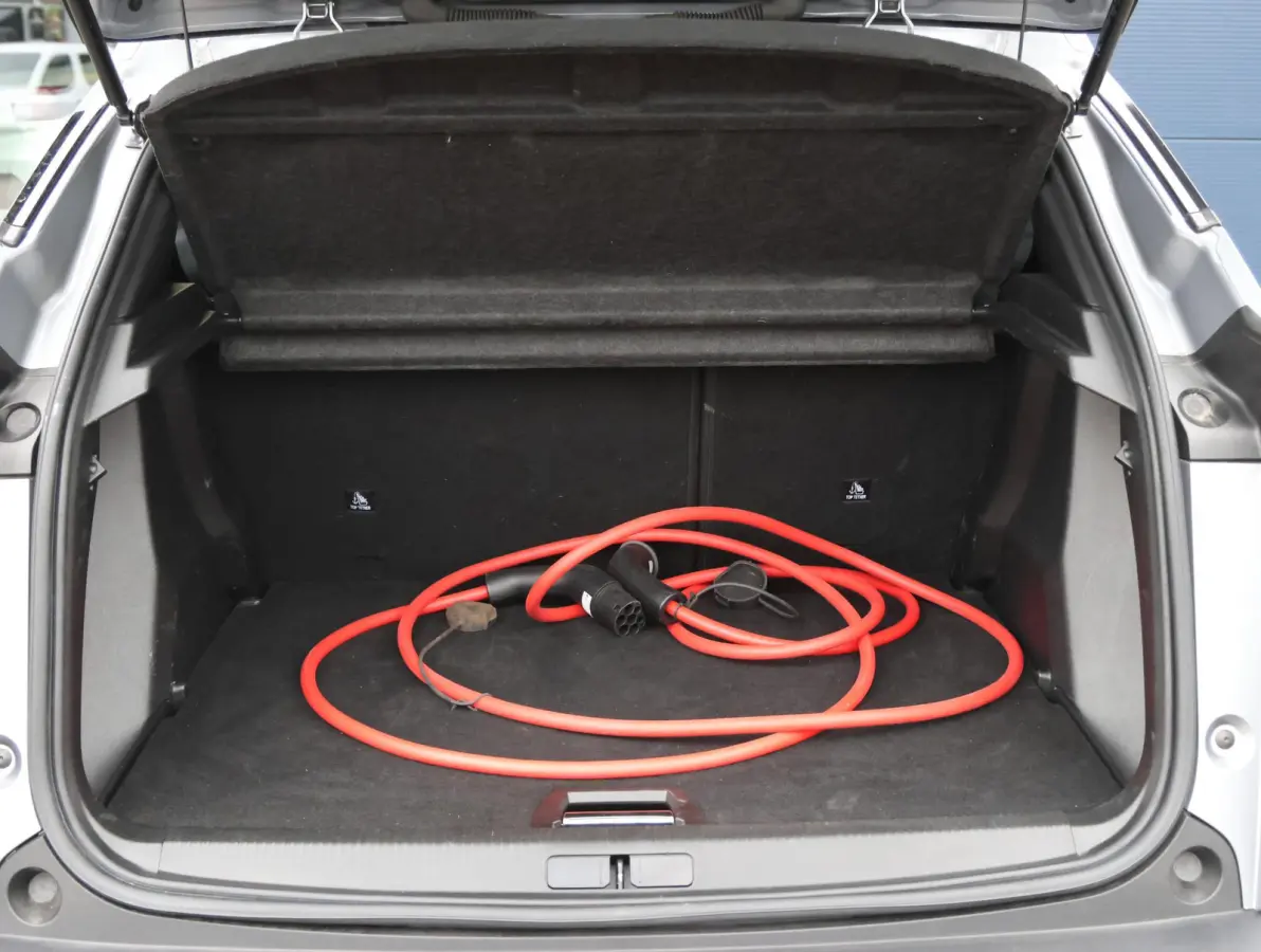 EV Allure Avantage 54 kWh 8 jaar garantie! | Camera 360* | Warmtepomp | Keyless | 17" LMV | Apple Carplay & Android Auto
