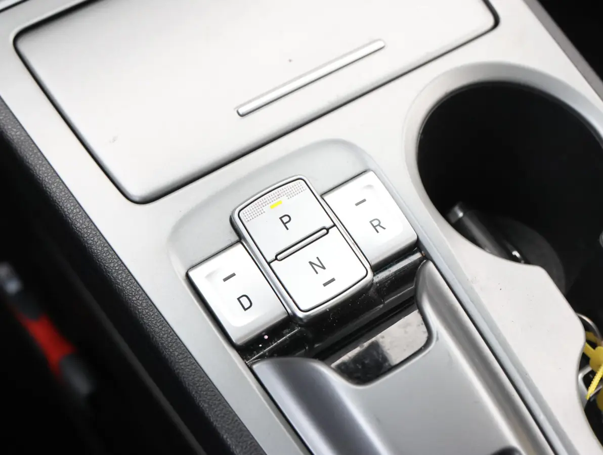 Comfort 64kWh | 1ste eigenaar | ACCU 97% | Camera | AppleCarPlay/Android | Keyless | AUTOMAAT