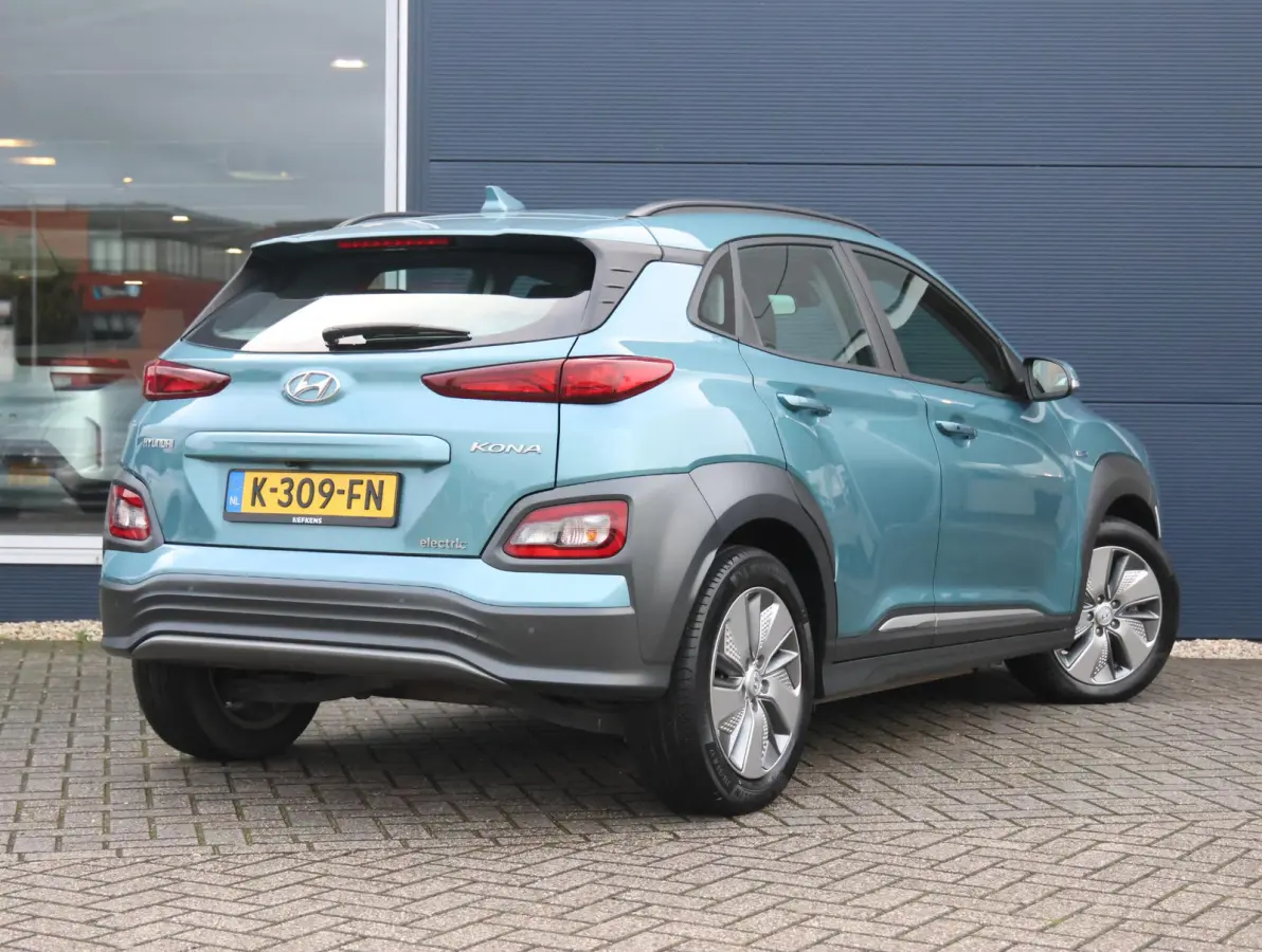 Comfort 64kWh | 1ste eigenaar | ACCU 97% | Camera | AppleCarPlay/Android | Keyless | AUTOMAAT