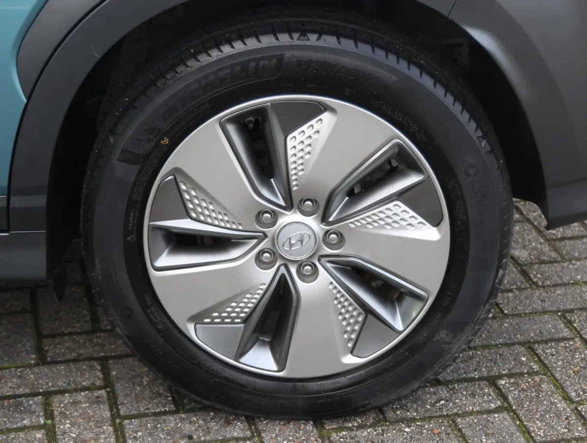 Comfort 64kWh | 1ste eigenaar | ACCU 97% | Camera | AppleCarPlay/Android | Keyless | AUTOMAAT