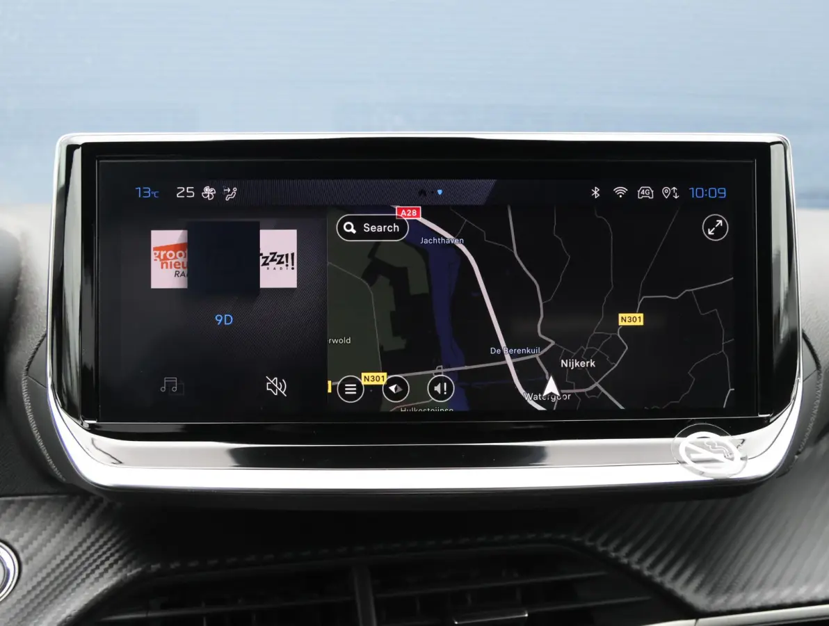 1.2 Hybrid 145 Allure 8 jaar garantie! | Parkeersensoren V+A | 17" LMV | Navigatie Apple Carplay & Android Auto