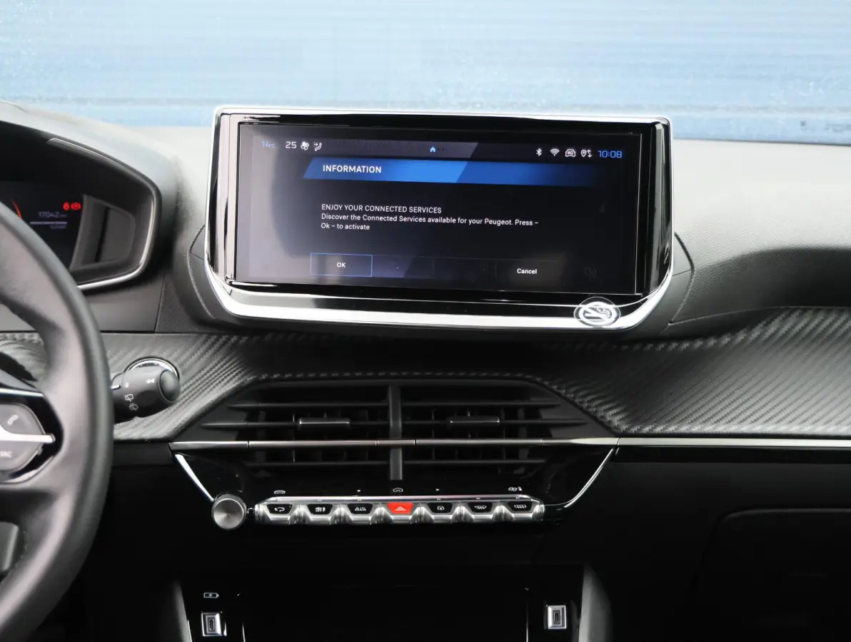 1.2 Hybrid 145 Allure 8 jaar garantie! | Parkeersensoren V+A | 17" LMV | Navigatie Apple Carplay & Android Auto