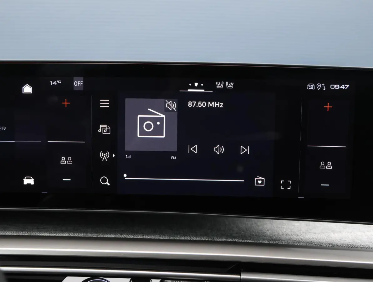 GT 73 kWh 7p 8 jaar garantie! | Alcantara | Stoel/stuur verwarming | Camera | 7-persoons | Keyless | 19" LMV