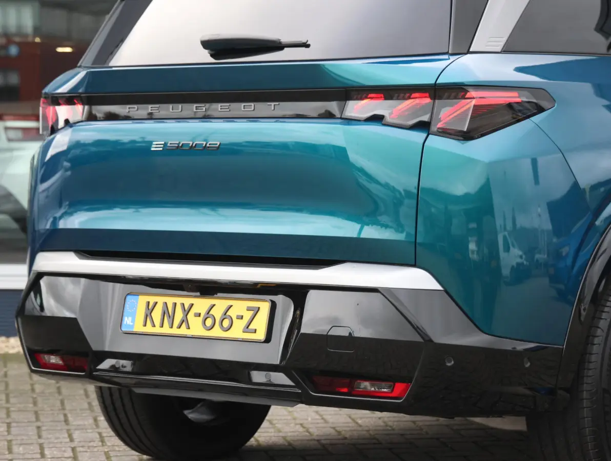 GT 73 kWh 7p 8 jaar garantie! | Alcantara | Stoel/stuur verwarming | Camera | 7-persoons | Keyless | 19" LMV