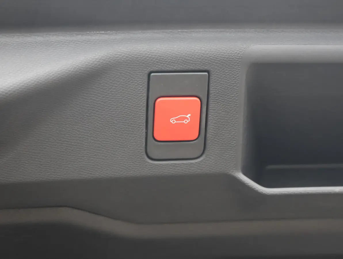 GT 73 kWh 7p 8 jaar garantie! | Alcantara | Stoel/stuur verwarming | Camera | 7-persoons | Keyless | 19" LMV