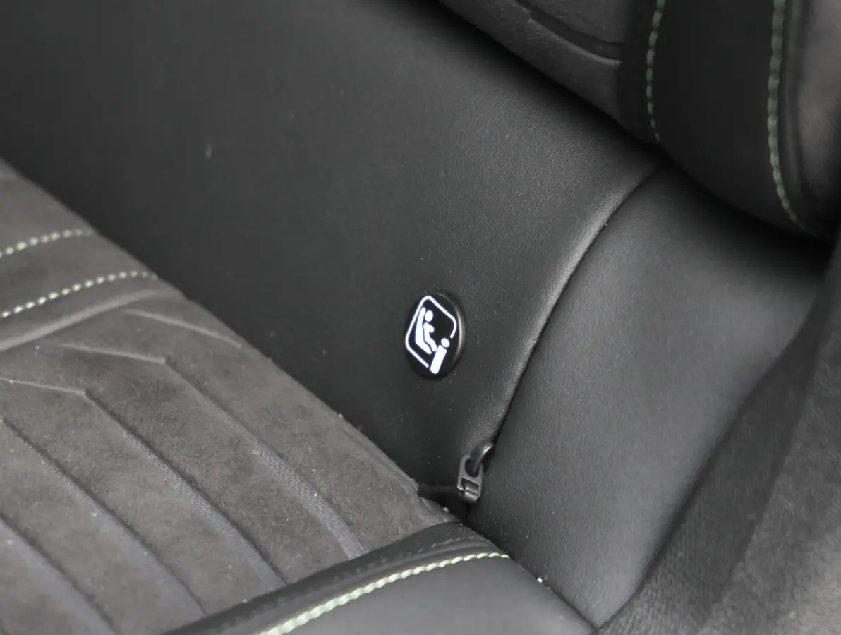 GT 73 kWh 7p 8 jaar garantie! | Alcantara | Stoel/stuur verwarming | Camera | 7-persoons | Keyless | 19" LMV
