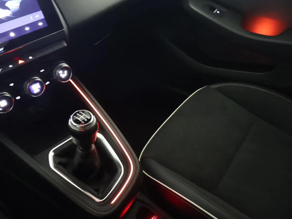 1.0 TCe INTENS + GROOT SCHERM NAVIGATIE | CAMERA | SFEERVERLICHTING | APPLE CARPLAY | LED