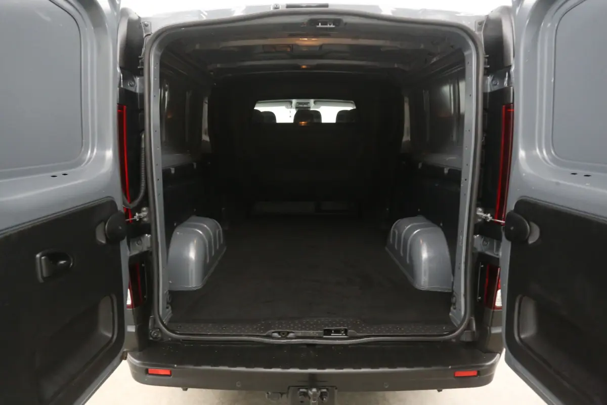 2.0 dCi 150PK L2H1 | DC | 6 Zits | Automaat | Airco | Cruise | Trekhaak | Parkeersens. | LED