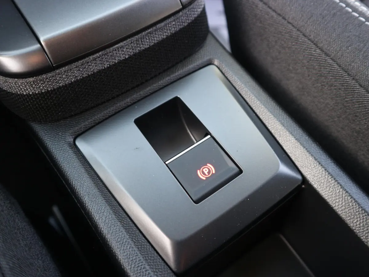 1.2 Turbo Hybrid GS 7p.