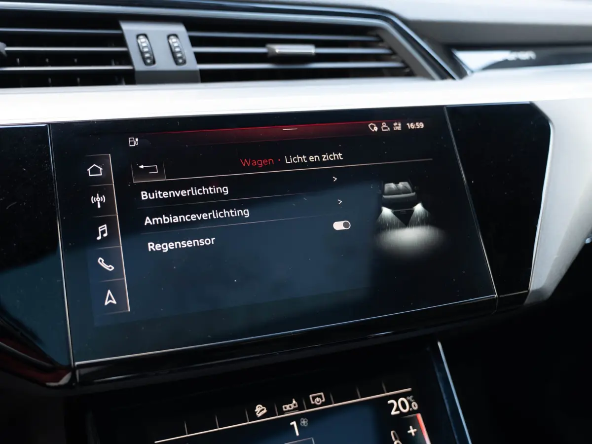 E-tron 50 quattro Launch edition Black 71 kWh Pano/Camera/Matrix