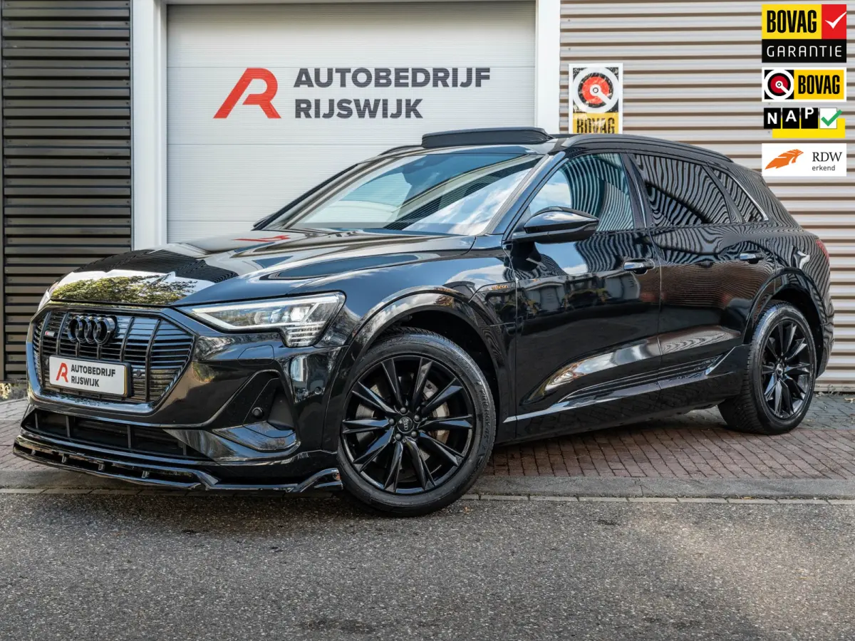 E-tron 50 quattro Launch edition Black 71 kWh Pano/Camera/Matrix