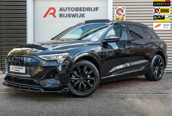 E-tron 50 quattro Launch edition Black 71 kWh Pano/Camera/Matrix