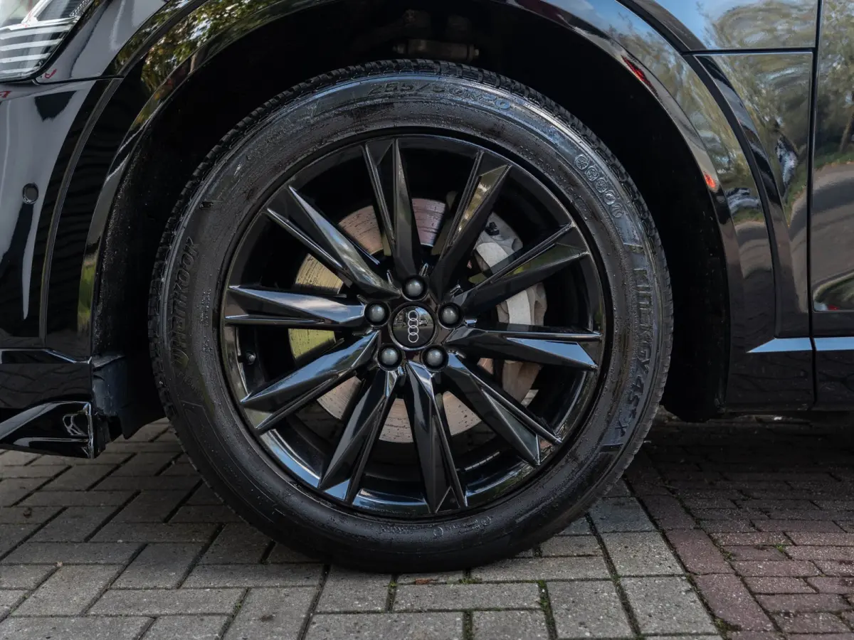 E-tron 50 quattro Launch edition Black 71 kWh Pano/Camera/Matrix