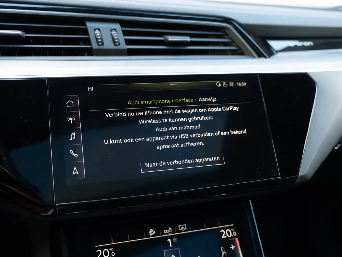 E-tron 50 quattro Launch edition Black 71 kWh Pano/Camera/Matrix