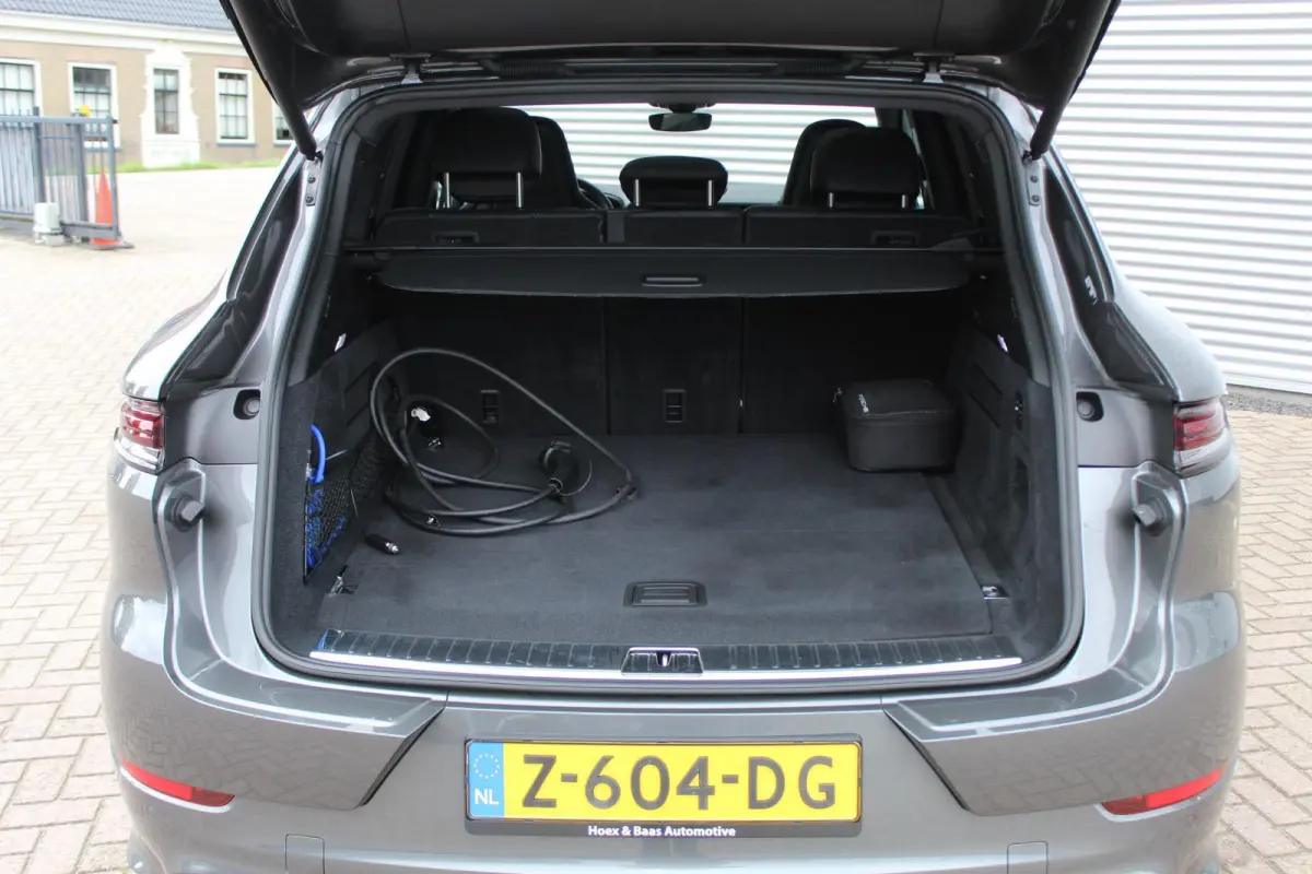 3.0 E-Hybrid/Sport Chrono/Pano/Trekhaak/Bose