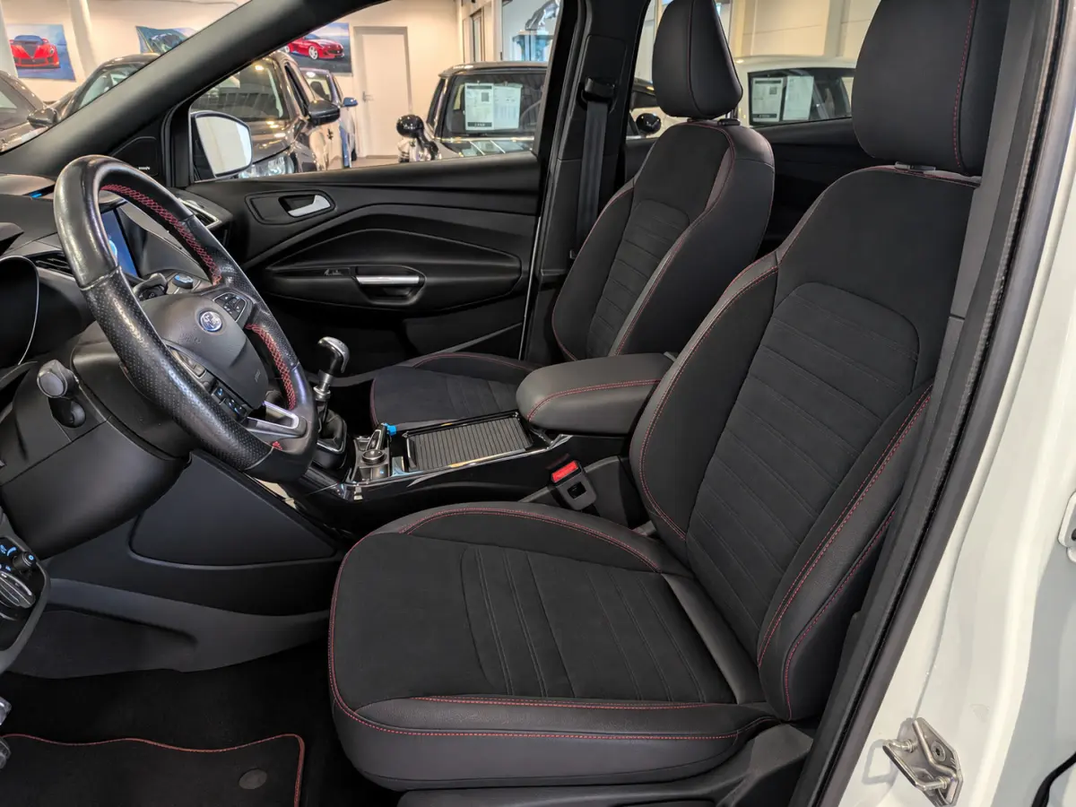 1.5 EcoBoost ST Line Panoramadak, Airco, Cruise Control, Trekhaak, Stuurbekrachtiging