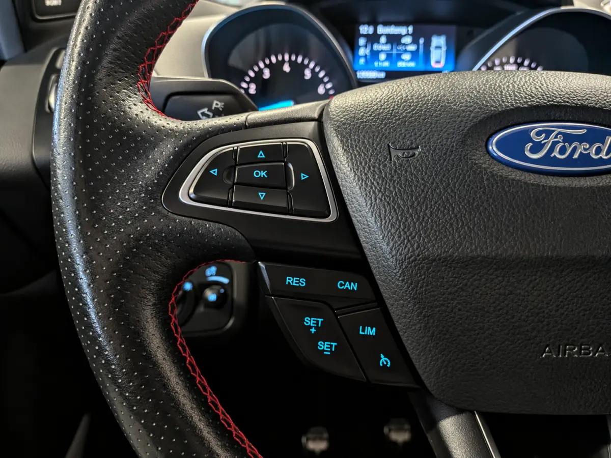 1.5 EcoBoost ST Line Panoramadak, Airco, Cruise Control, Trekhaak, Stuurbekrachtiging