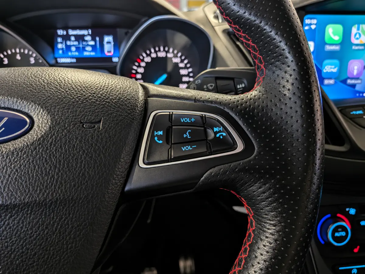 1.5 EcoBoost ST Line Panoramadak, Airco, Cruise Control, Trekhaak, Stuurbekrachtiging
