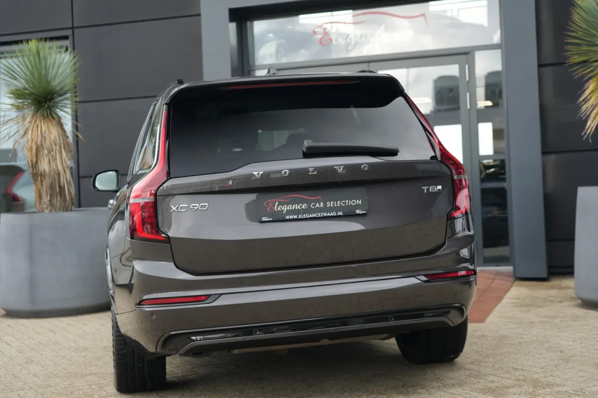 2.0 T8 FACELIFT Plug-in hybrid AWD Ultra Dark | 455 PK | Panoramadak | Bowers & Wilkins | Luchtvering | Trekhaak | Volvo XC90 2.0 T8 FACELIFT Plug-in hybrid AWD Ultra Dark met 2.0 liter 4-ci